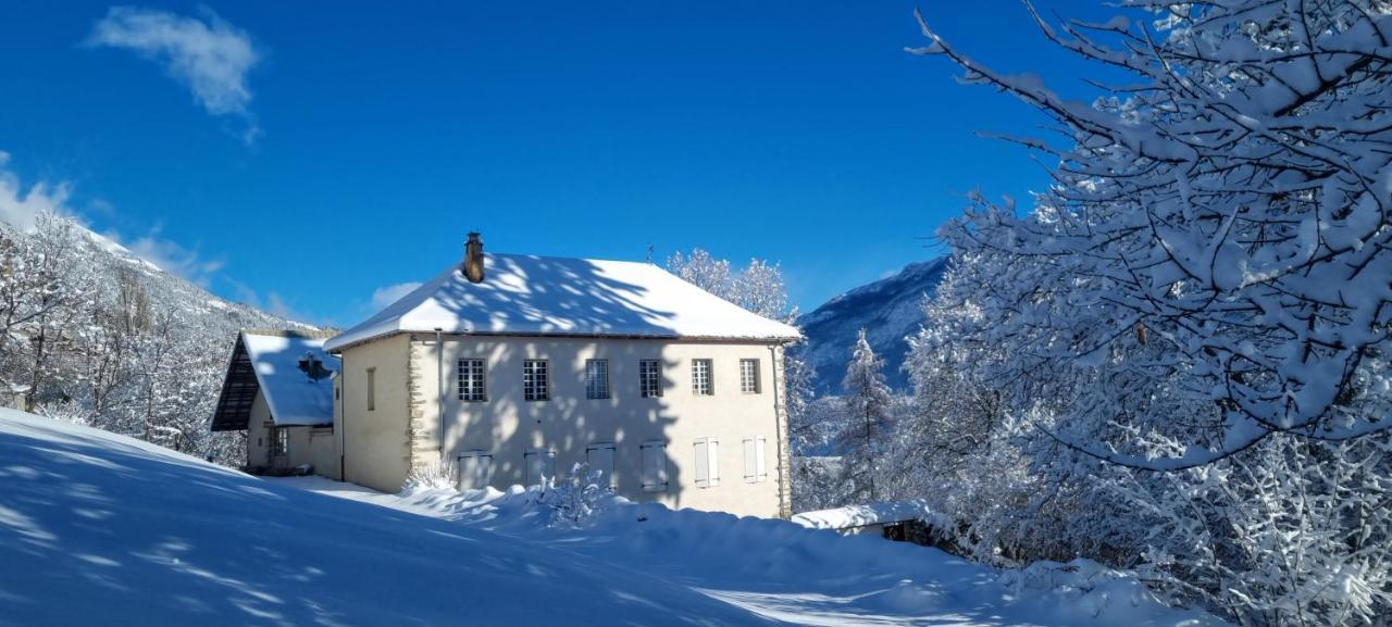 Maison Cimarron Bed and Breakfast Chateauroux-les-Alpes Buitenkant foto